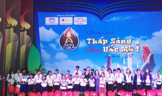 Ngàn yêu thương và quà tặng đến trẻ em dịp tết Trung thu
