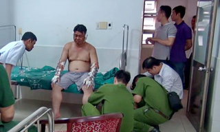 Giải quyết mâu thuẫn bằng “bom xăng”
