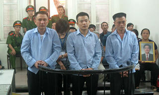 Hủy án vụ hỗn chiến ở quán bún đậu khiến 2 người tử vong