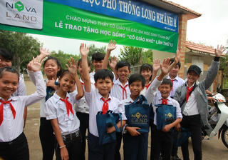 Học bổng Cô giáo Nhế: 13 năm nâng bước em đến trường