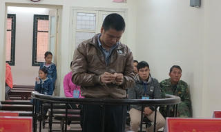 Người tâm thần sát hại đồng nghiệp bằng 20 nhát kéo