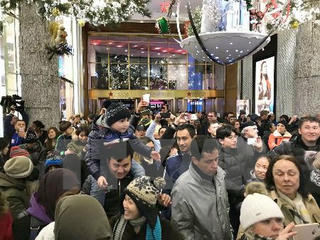 Black Friday: Mỹ "tung" nhiều chiêu thức mới để thu hút khách hàng