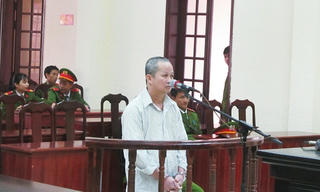 Thiếu phụ sập bẫy người tình qua mạng