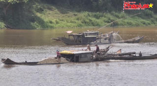 TT-Huế: Có hay không tình trạng bảo kê “cát tặc” sông Hương?