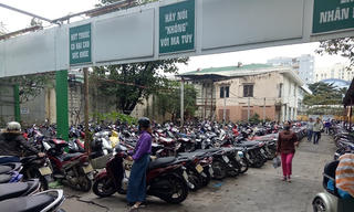 Miễn phí trông giữ xe tại Bệnh viện công ở Đà Nẵng: Vì sao một chính sách nhân văn đang gây tranh cãi?