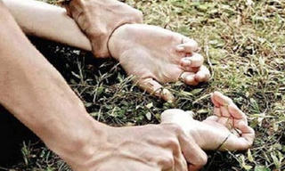 Bé gái giúp đỡ người bị nạn, bị chồng nạn nhân giở trò thú tính