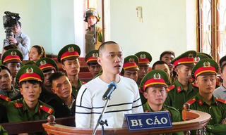 Xét xử “trùm” giang hồ dùng súng AK bắn công an