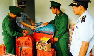 Kon Tum: Nóng bỏng “cuộc chiến” buôn lậu pháo từ Lào về Việt Nam dịp cuối năm
