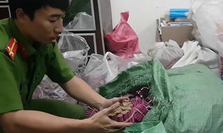 Cất giữ số lượng lớn pháo trên trần nhà suốt 27 năm?