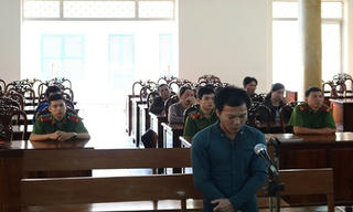 “Giải rượu” bằng hành động đồi bại