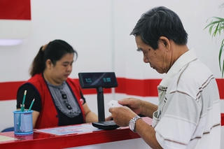 Người Việt ôm mộng đổi đời với giải Jackpot 300 tỷ