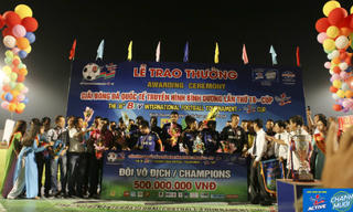 B.Bình Dương vô địch Giải Bóng đá quốc tế truyền hình Bình Dương Cúp Number 1 lần thứ 18