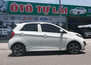 Thuê xe tự lái vài ngày Tết giá gần hai chục triệu đồng