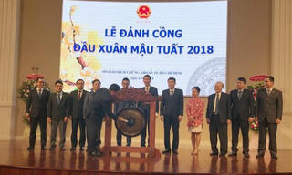 Tập trung phát triển nhanh, bền vững thị trường chứng khoán