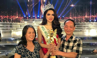 Hạnh phúc vỡ òa của 'đứa con chẳng giống ai'