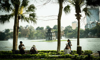 Khoảng lặng Hà Nội ngày nắng hanh