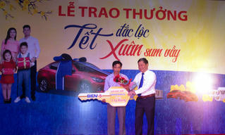 Ngân hàng trao 17 tỷ đồng giải thưởng chương trình “Tết đắc lộc - Xuân sum vầy”