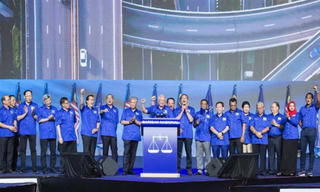 Malaysia ấn định thời gian bầu cử