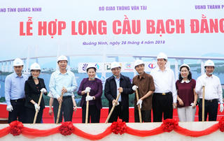 Hợp long cầu Bạch Đằng nối Quảng Ninh - Hải Phòng