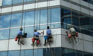 Làm gì để cứu người trẻ khỏi 'bóng ma' tai nạn lao động?