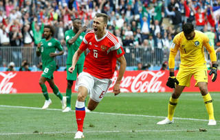 Nga giành chiến thắng năm sao trong trận mở màn World Cup 2018