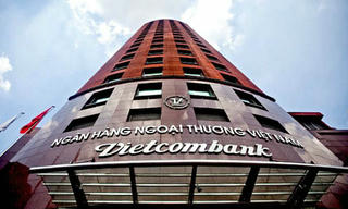 “Áo” mới làm mờ thương hiệu Vietcombank?