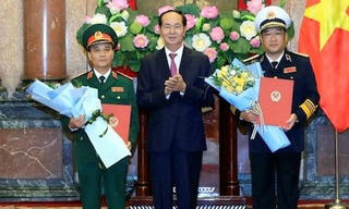 Chủ tịch nước thăng quân hàm cho hai sĩ quan cấp tướng