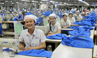 Khám sức khỏe sinh sản cho lao động nữ ở khu công nghiệp