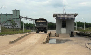 Vụ “trộm khoáng sản tuồn vào nhà máy xi măng”: Chủ tịch tỉnh chỉ đạo điều tra, cấp dưới thờ ơ không chấp hành