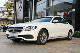 Mercedes-Benz E200 bản nâng cấp về đại lý, giá không đổi