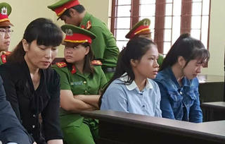 Vụ bạo hành trẻ ở trường Mầu Xanh, 2 “Bảo mẫu”chỉ phải lĩnh án treo