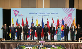 ASEAN - Ấn Độ: Phấn đấu đạt mục tiêu kim ngạch thương mại 200 tỉ USD