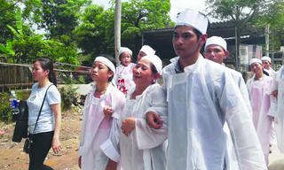 Những đứa trẻ mang phận mồ côi sau chuyến xe định mệnh