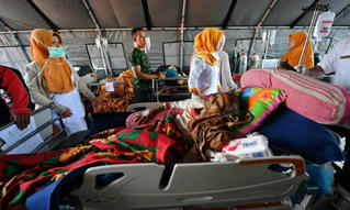 Indonesia sơ tán du khách sau trận động đất