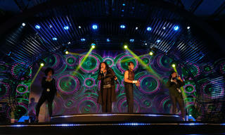 Show Boney M "Lửa trại hè" tại Vinpearl Nha Trang: Âm nhạc quyết rũ mọi thế hệ