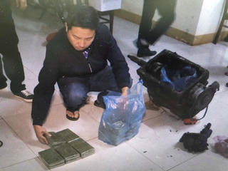 Đắk Lắk: Vận chuyển 22 bánh heroin với tiền công 50 triệu đồng