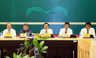 Hoàn thiện khung pháp lý để tái cơ cấu nông nghiệp, phát triển kinh tế hợp tác