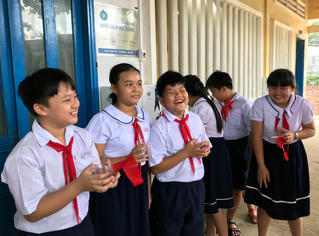 Thêm hàng chục ngàn học sinh, giáo viên tại Bến Tre có nước uống sạch đạt chuẩn