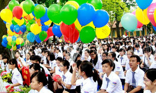 Biến tướng đồng phục từ sau những cái bắt tay ngầm giữa doanh nghiệp và nhà trường 