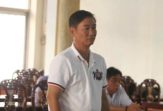 Y án đại gia vào nhà nghỉ cùng thiếu nữ bán vé số