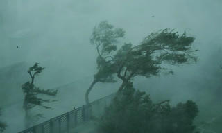 Trung Quốc phát cảnh báo đỏ đối với siêu bão Mangkhut