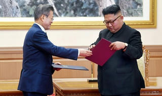 Lãnh đạo Triều Tiên tuyên bố sớm thăm Seoul, đóng cửa điểm thử tên lửa