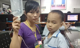 Tết Trung thu của cậu bé mắc bệnh hiếm