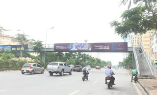 Quảng cáo trên cầu vượt bộ hành ở Hà Nội, Công ty Vinasing có thực hiện đúng cam kết?