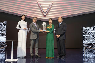 VinFast được vinh danh giải thưởng “Ngôi sao mới” tại Paris Motor Show 