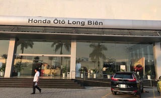 Đại lý Honda Long Biên (Hà Nội): Khách hàng bức xúc vì bị giao nhầm xe