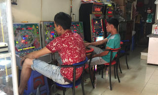 Cờ bạc đỏ đen “núp bóng” điện tử xèng