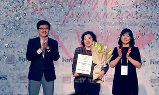 Bà Mai Kiều Liên được Forbes Việt Nam vinh danh với giải thưởng "Thành tựu trọn đời"