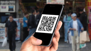 Du khách đến TP HCM có thể quét mã QR các điểm tham quan 