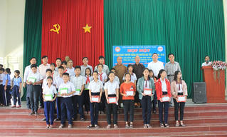 Vedan Việt Nam tài trợ gần 300 triệu đồng cho 2 hội khuyến học